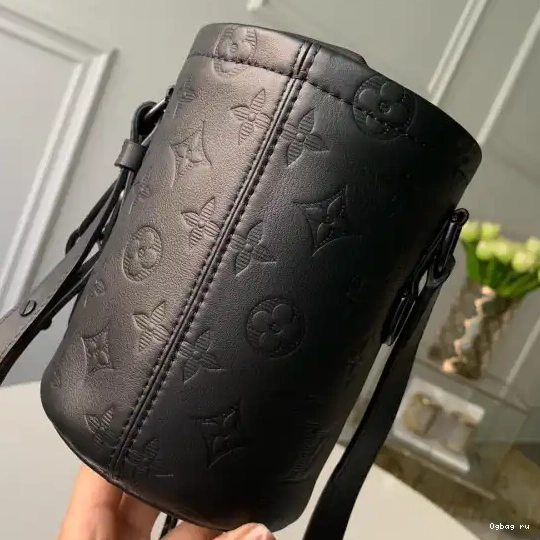 VUITTON BAG CHALK LOUIS NANO 0420